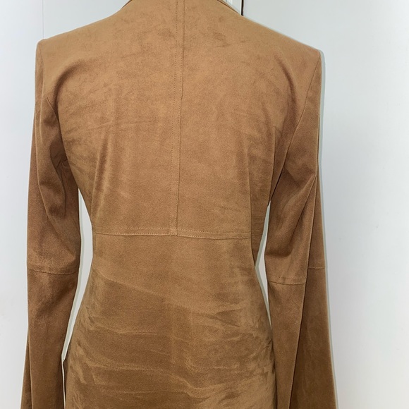 Max Studio women long sleeves blouse faux suede 
100% polyester RN# 58822 Cut# 7 - Picture 5 of 15